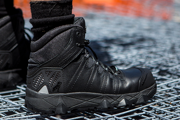 Mack Octane Zip Now Available In Black